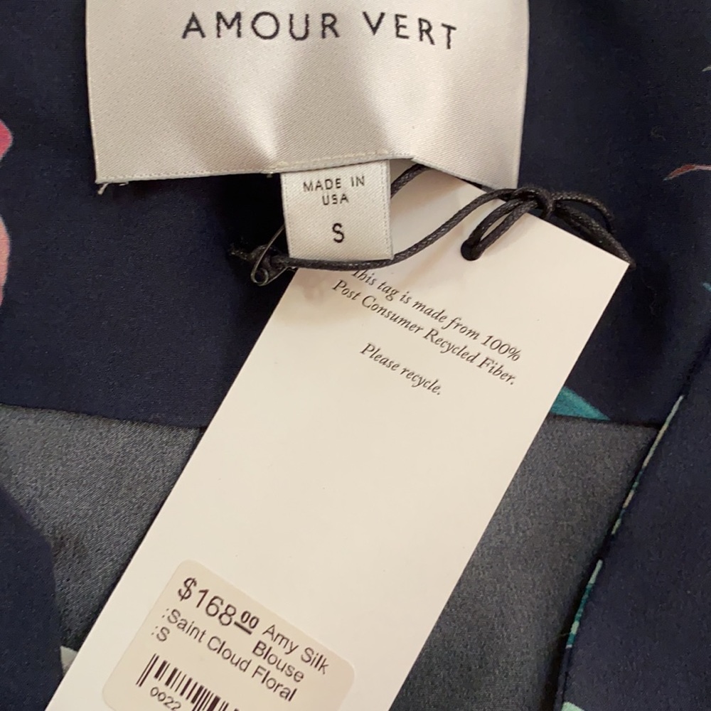 Amour Vert Amy Silk Top - Picture 6 of 7